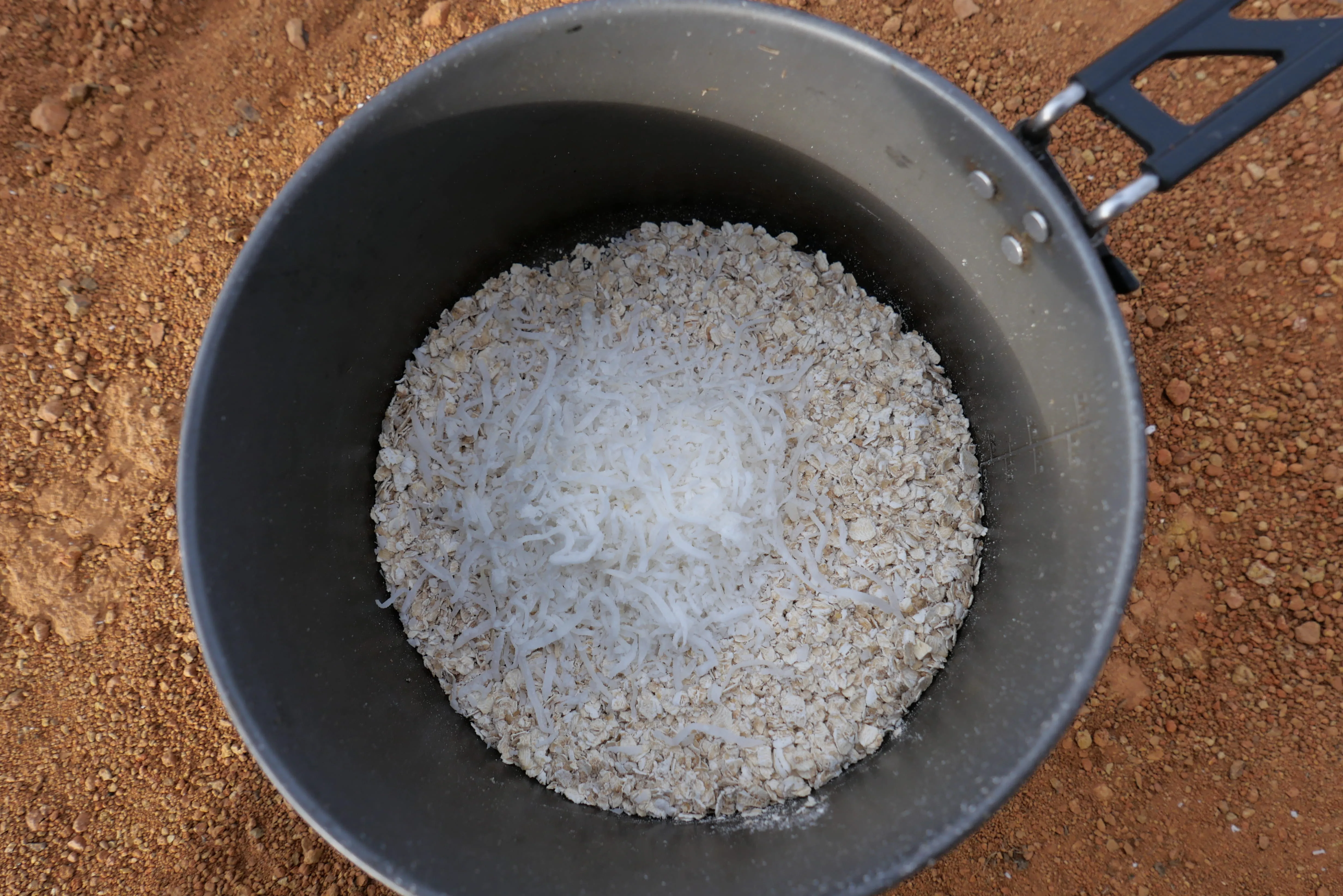 A pot of oats